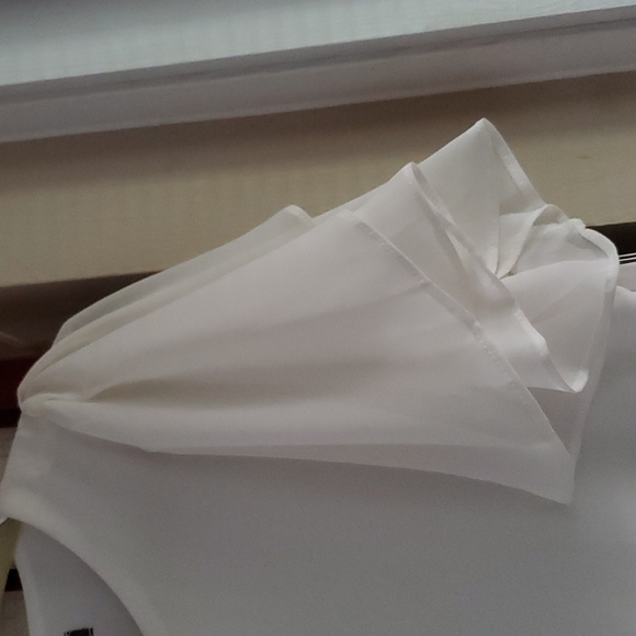 Vince Camuto Top - Picture 3 of 4